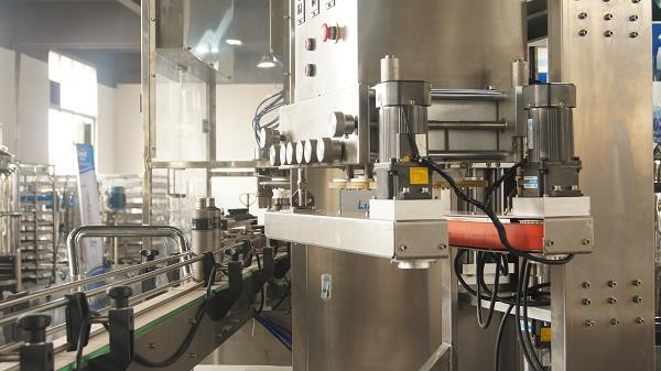 Six Rollers High Speed Capacity Automatic Plastic Caps Capping Machine